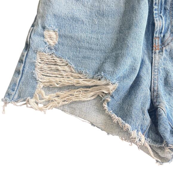 Zara Women's Destroyed Denim Short Cut Off Frayed Hem Hi-Rise Light Wash Size 8 - Picture 5 of 12